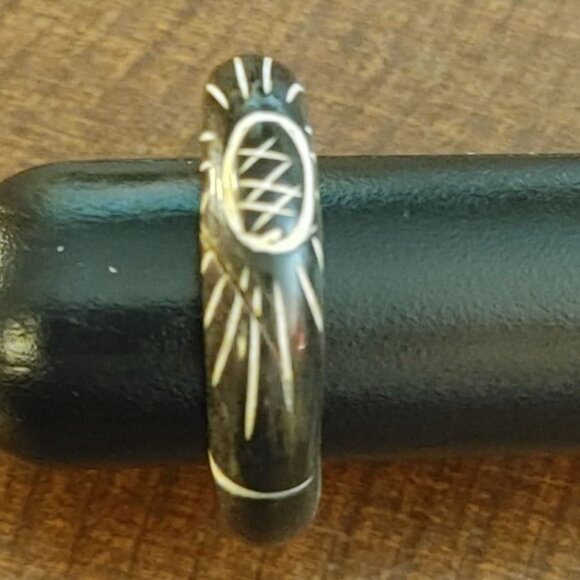 Wooden Ring Handcrafted Black White Tribal Pattern Lightweight Durable Size 7.5 - Picture 3 of 10